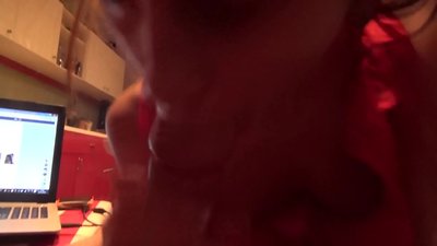 স্কুলছাত্রী তার ভাইয়ের শিশ্ন চুষেছে যখন বাড়িতে কেউ নেই